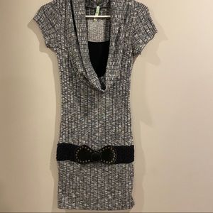 Bella D short sleeve sweater dress Medium
